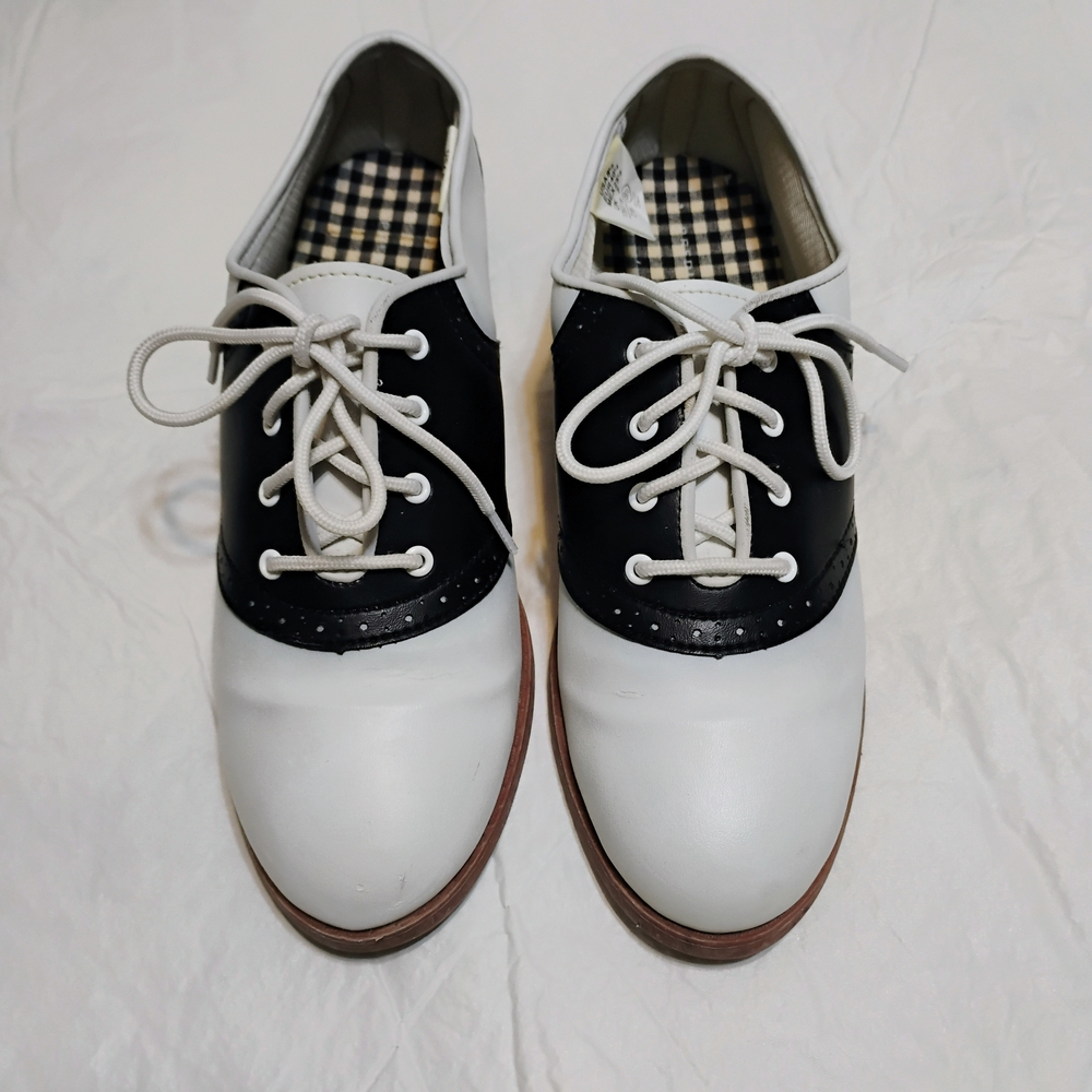 Predictions Black and White Skid Resistant Shoes